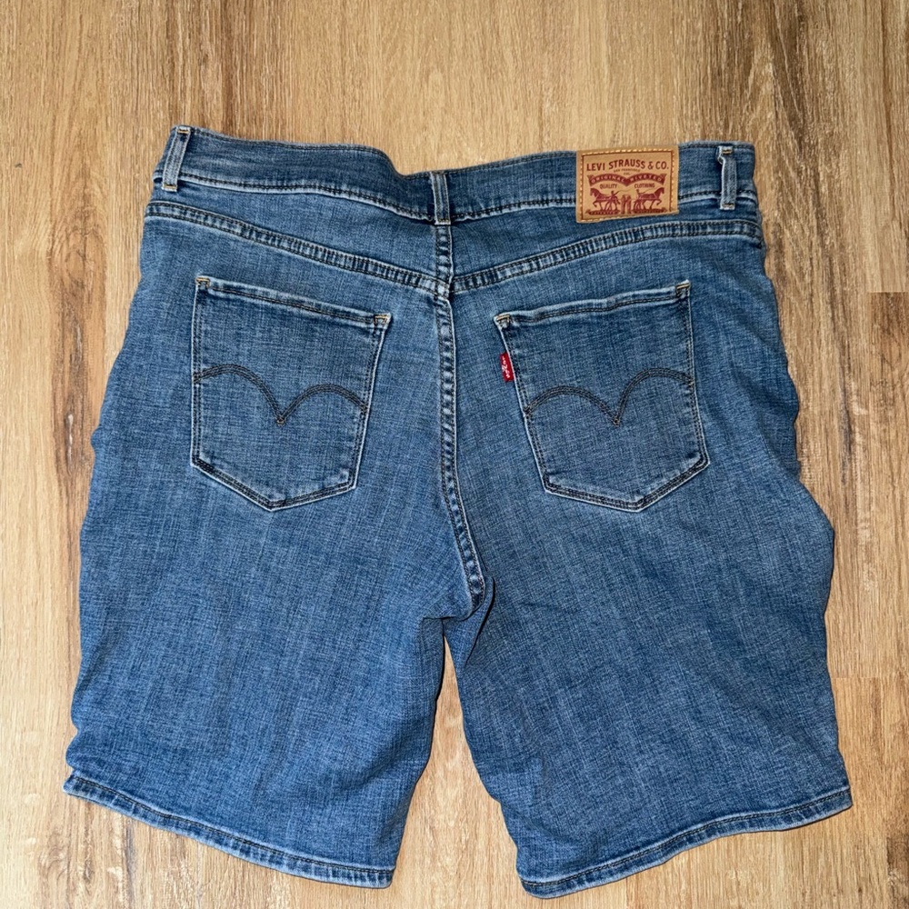 Levi’s Bermuda Shorts